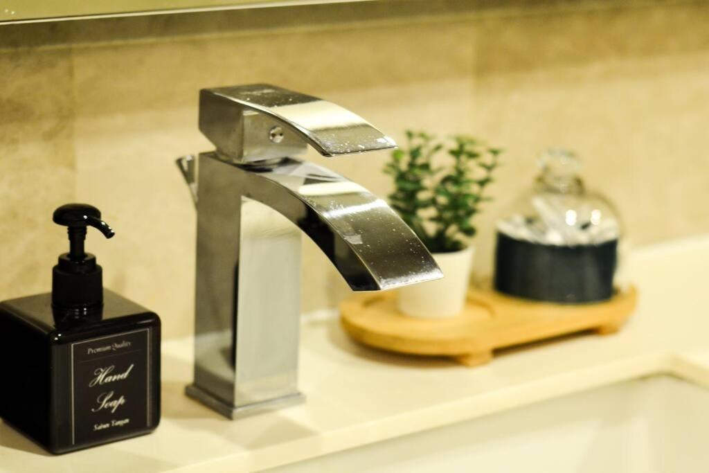 Kl Dorsett Damas Urban Garden Suite-f-parking, Self C-in Apartment *