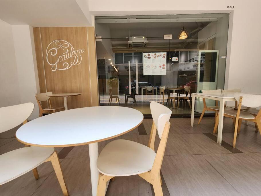Kl Dorsett Damas Urban Garden Suite-f-parking, Self C-in * Kuala Lumpur